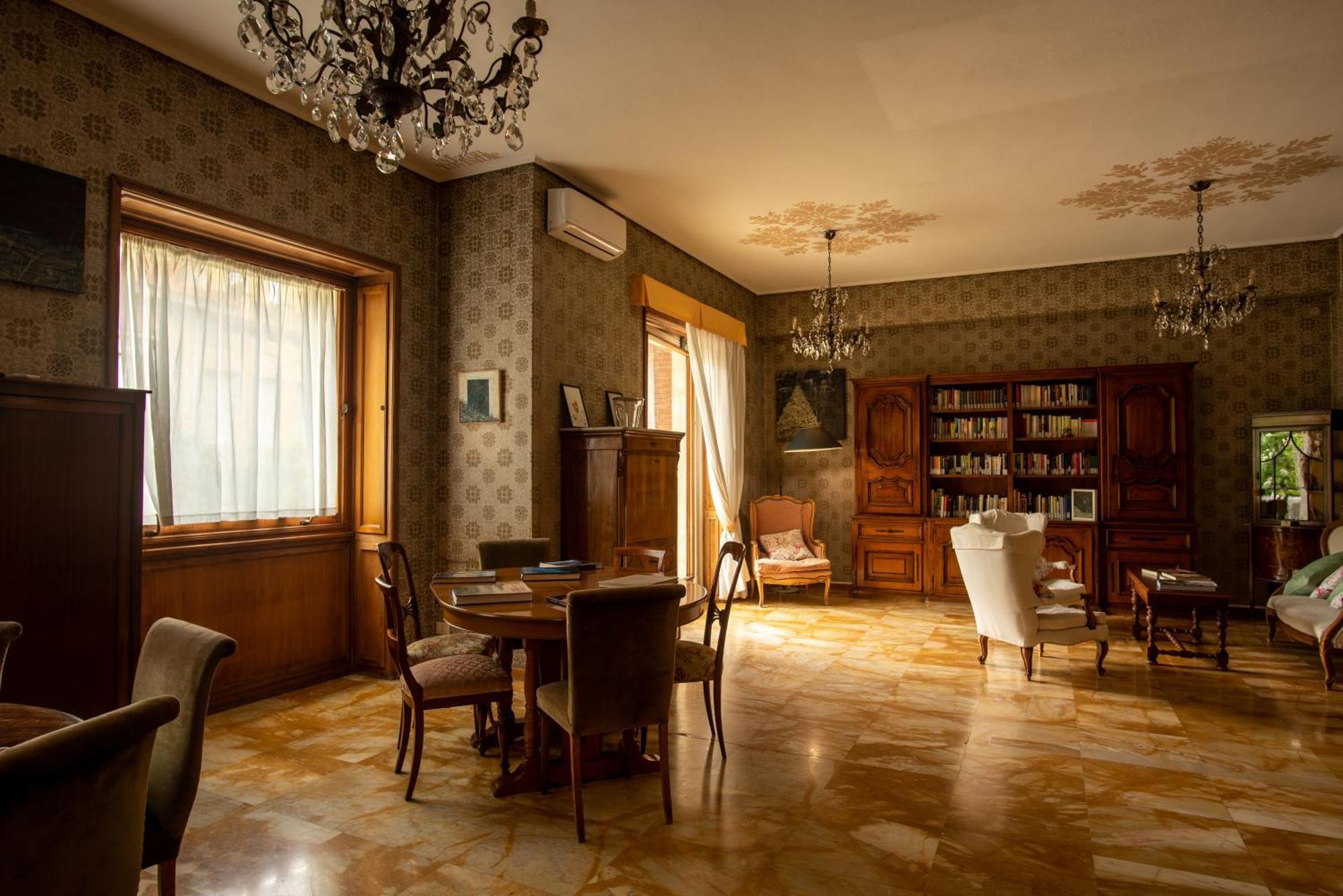 Locanda Dei Buoni E Cattivi Cagliari Luaran gambar