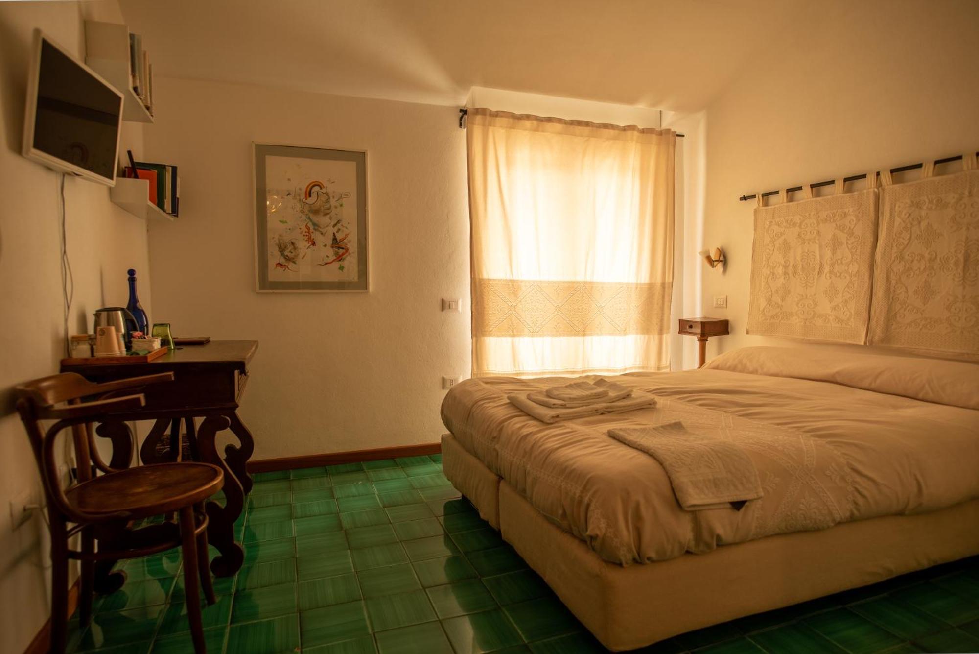 Locanda Dei Buoni E Cattivi Cagliari Luaran gambar