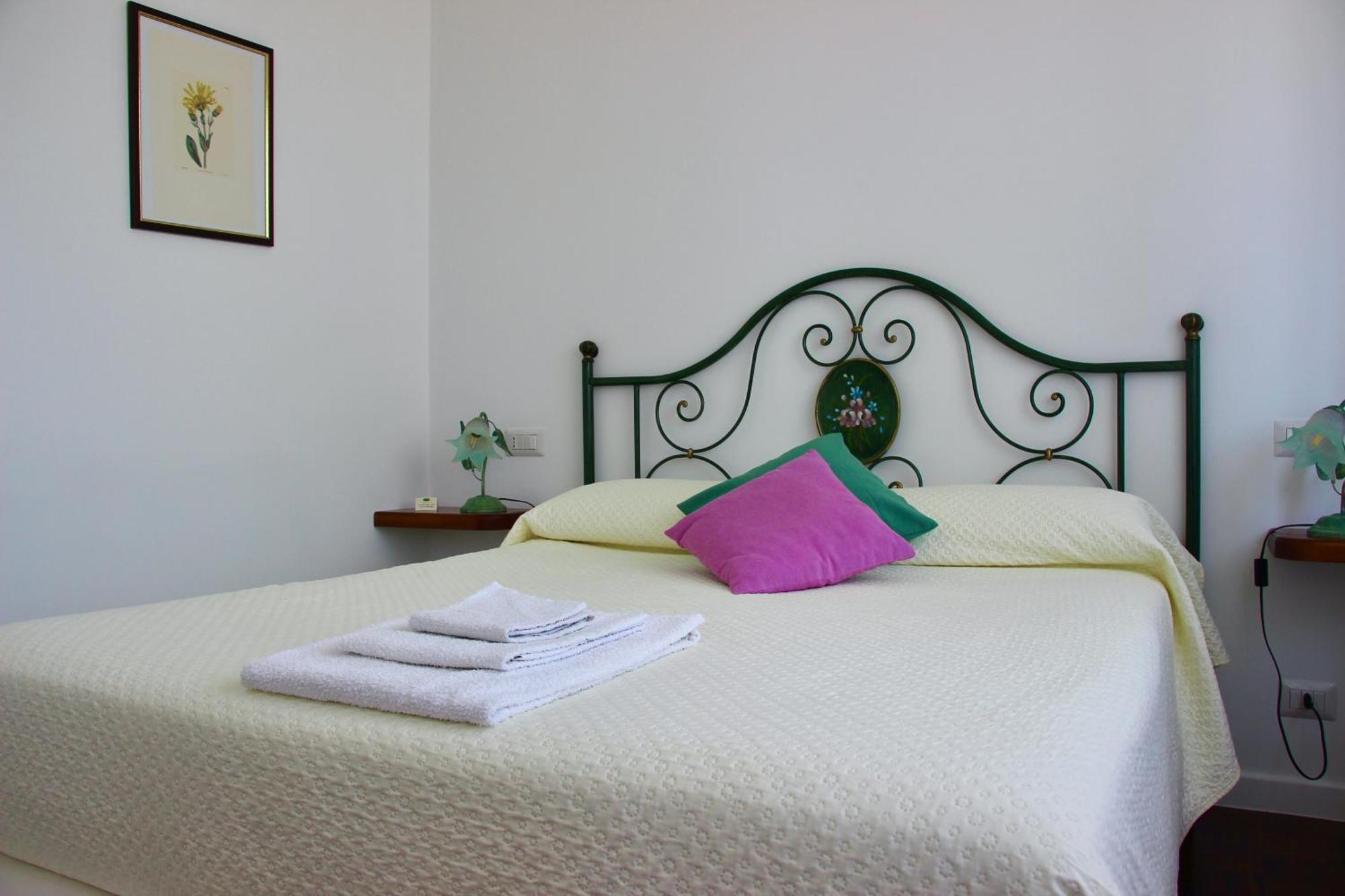 Locanda Dei Buoni E Cattivi Cagliari Luaran gambar