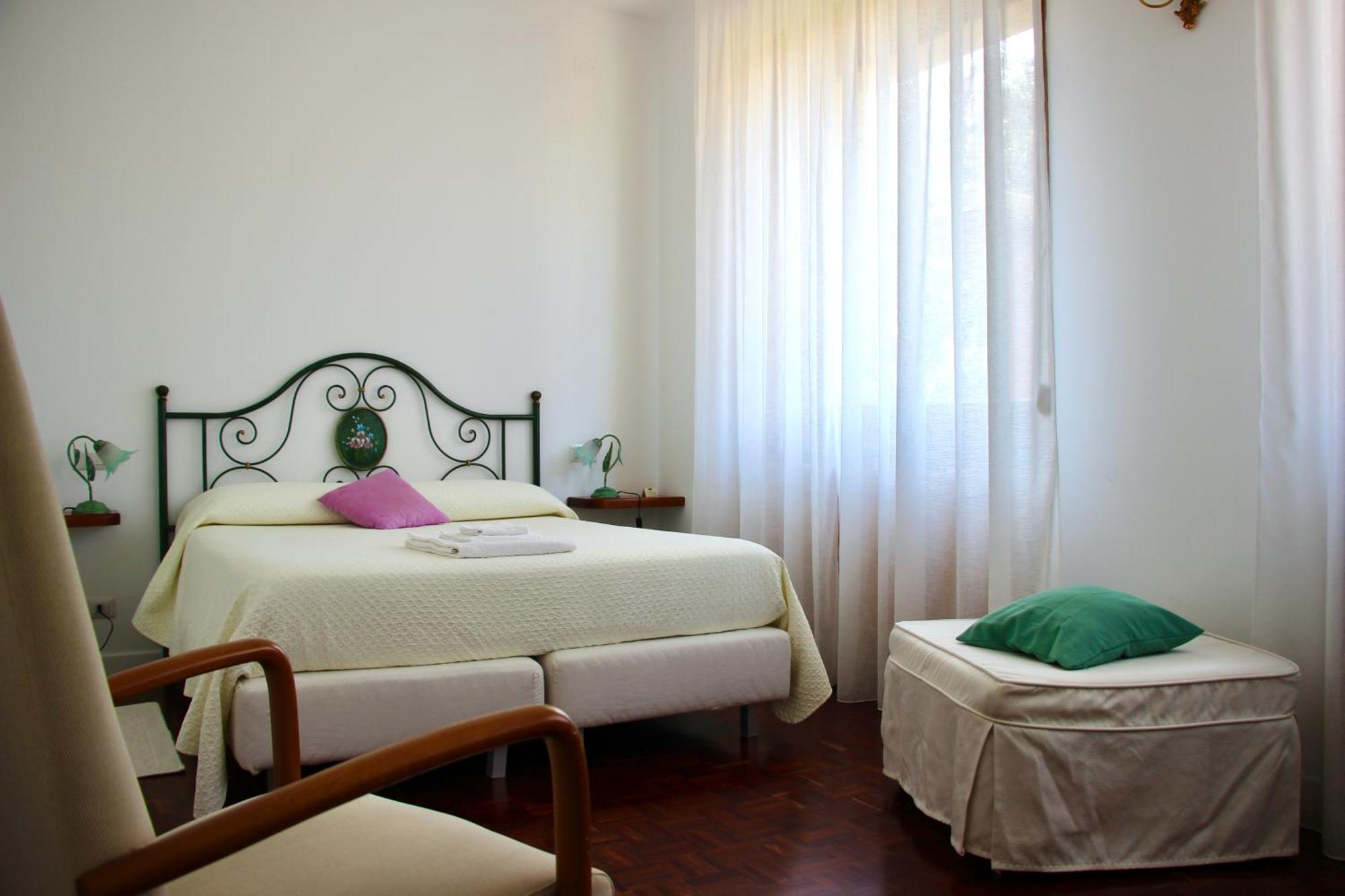 Locanda Dei Buoni E Cattivi Cagliari Luaran gambar