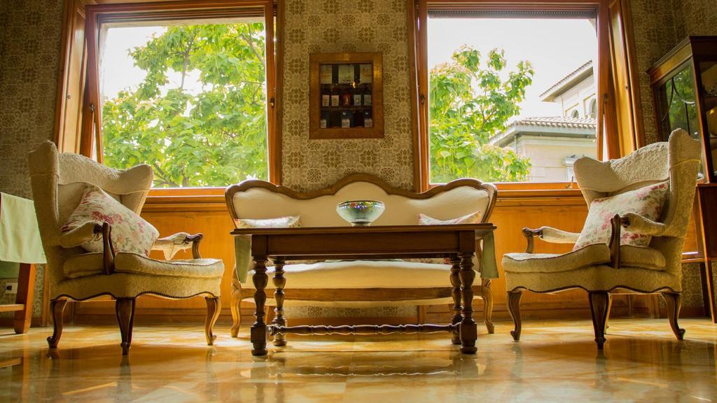 Locanda Dei Buoni E Cattivi Cagliari Luaran gambar