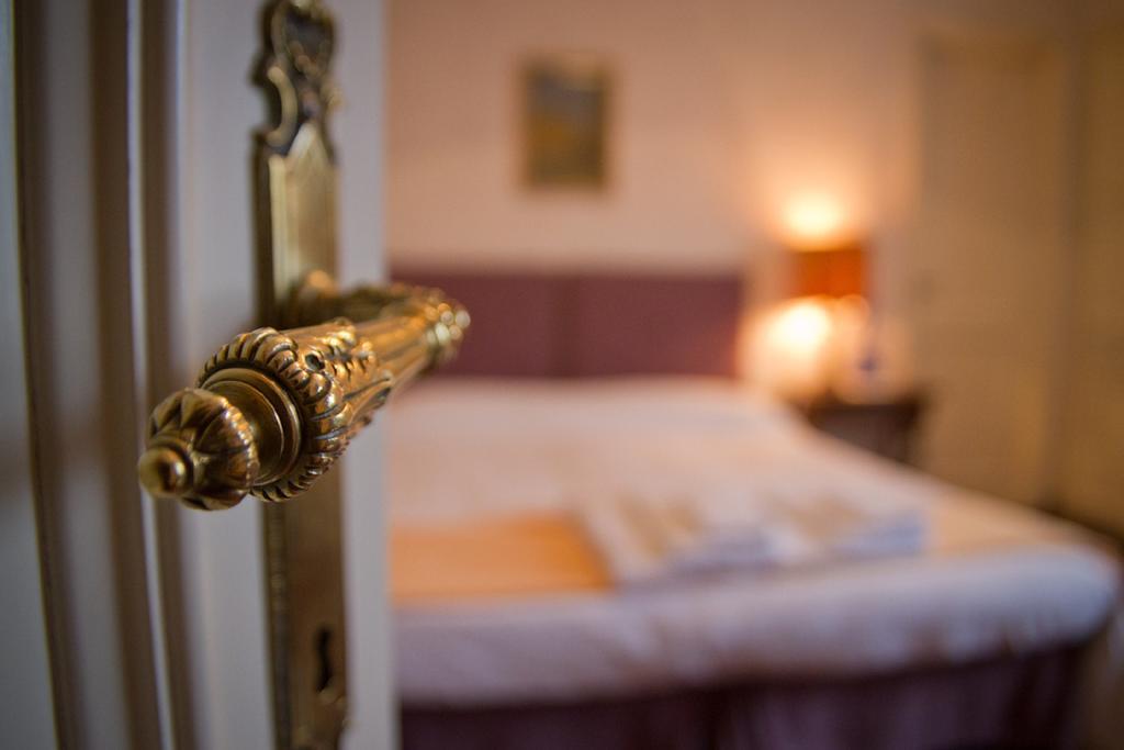 Locanda Dei Buoni E Cattivi Cagliari Luaran gambar